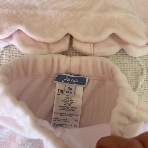 Jacadi Velvet Pink Footies Outfit with Scalloped Hem - Picture 8 of 9